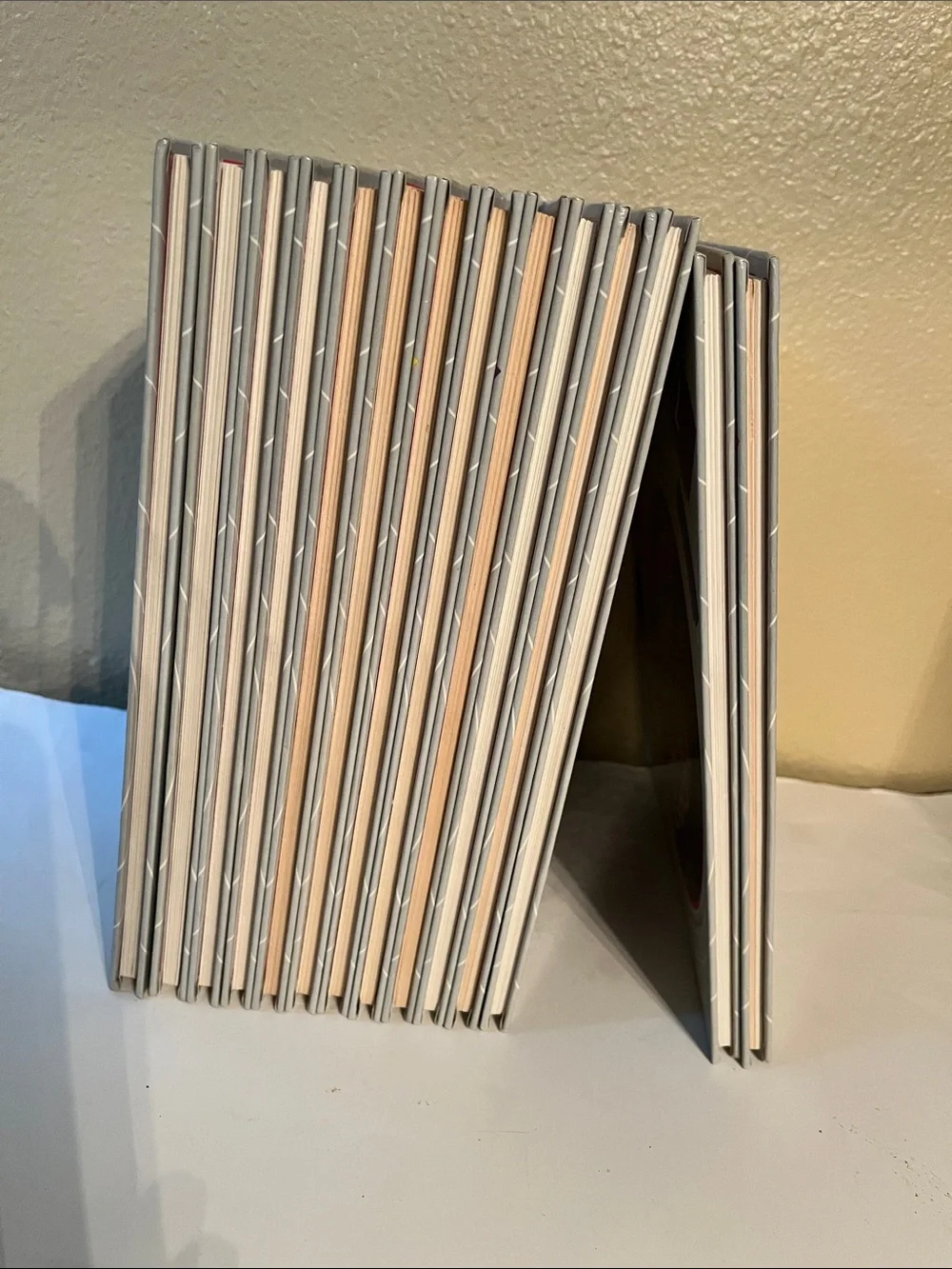 Vtg 1986 Funk Wagnalls New Encyclopedia of science book and special project book